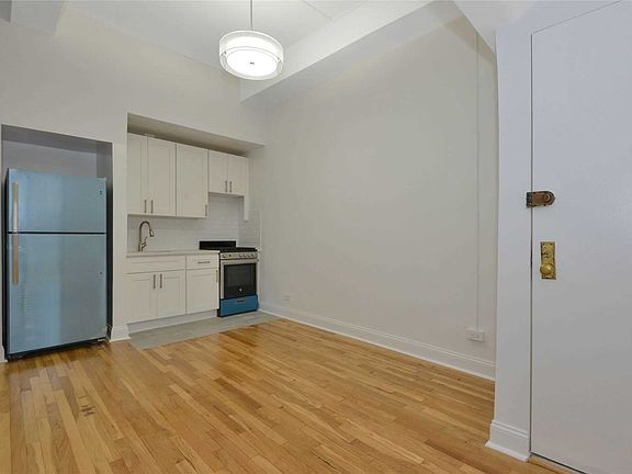 5th image of 13915 83rd Ave APT B37