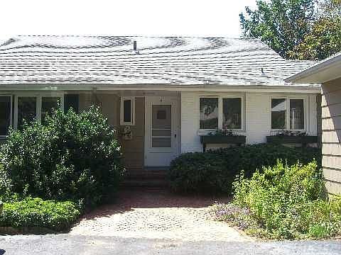 1st image of 7 Woodland Dr