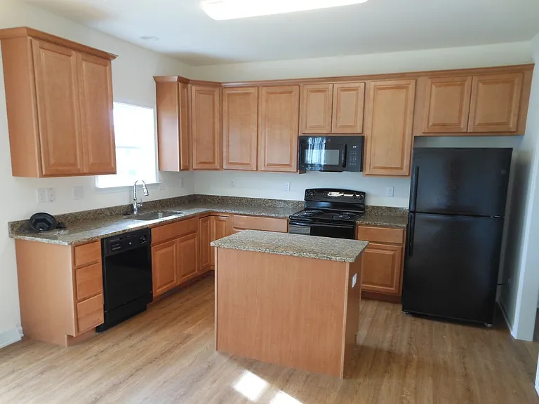 116 Revolutionary Blvd — Photo 3