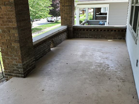 2nd image of 404 N Riley Ave