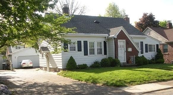 1st image of 425 S Lincoln Park Dr