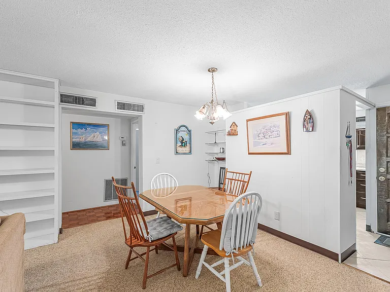 1500 NE 13th Ter #G6 — Photo 6
