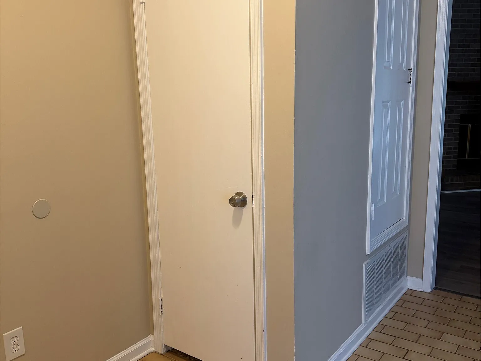 3 bed, 2.0 bath, 1905 sqft, $1,750 — Photo 2