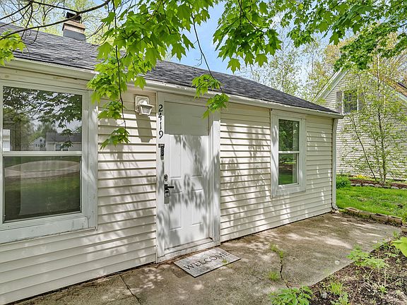 3rd image of 2419 Garden St
