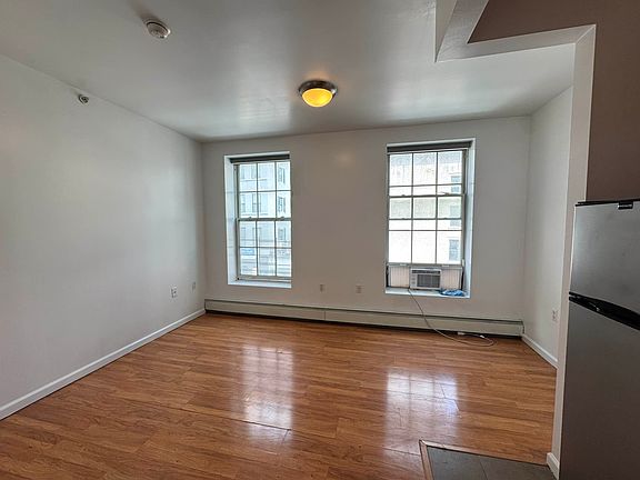 2nd image of 254 E 33rd St APT 3N