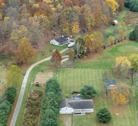 2nd image of 62 Piney Creek Rd