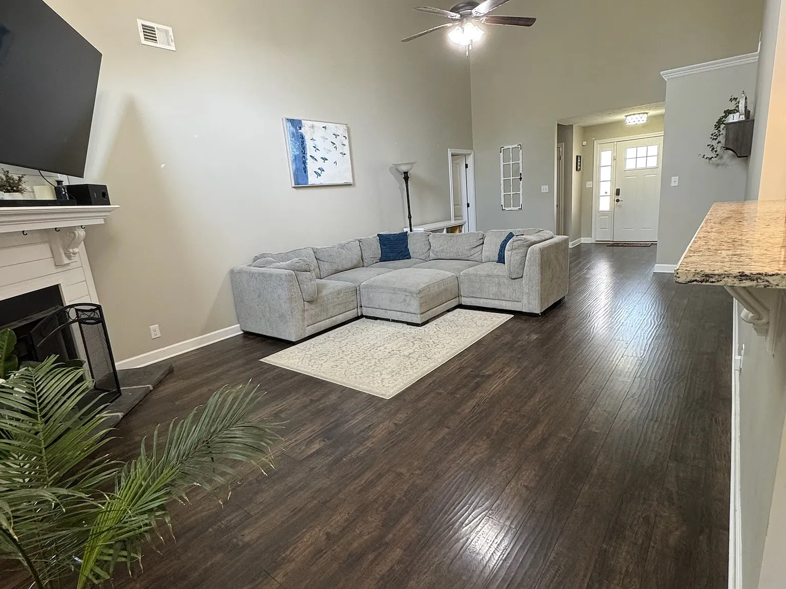 3 bed, 1905 sqft, $2,350 — Photo 3