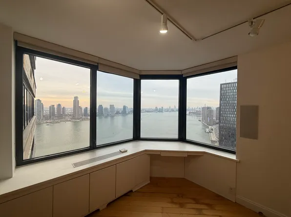 415 East 37th Street image 3 of 17