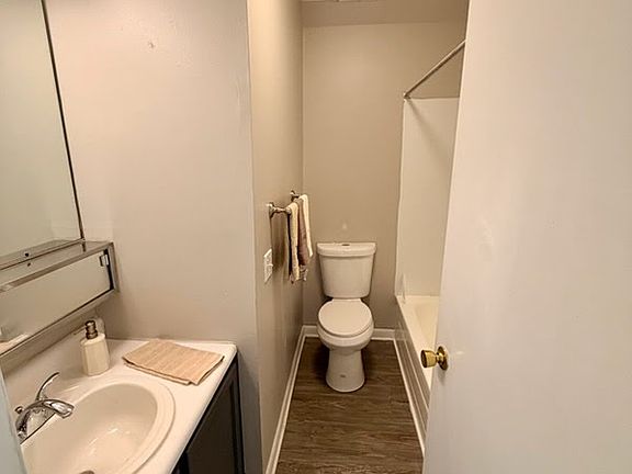 5th image of 16 Bradford Dr APT C