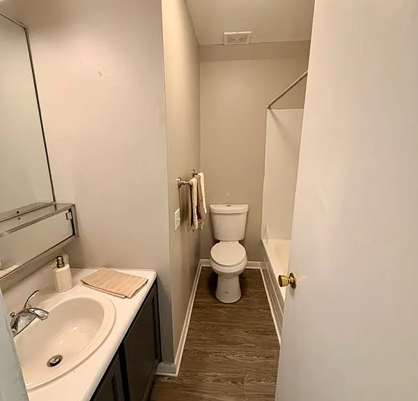 16 Bradford Dr #C — Photo 5