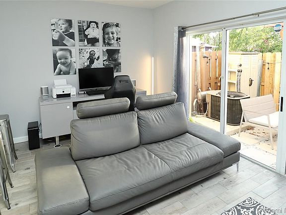 4th image of 3330 NE 13th Circle Dr #11222