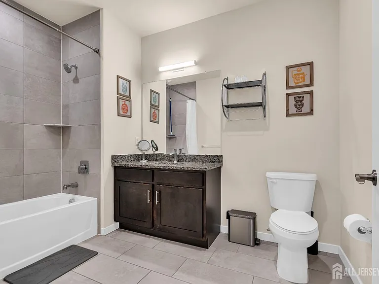 112 Lorhan Dr — Photo 14