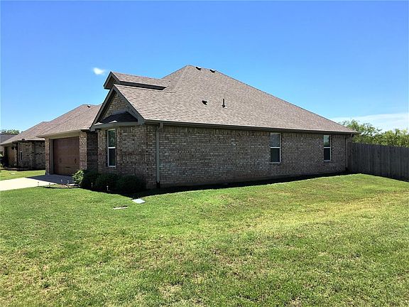 3rd image of 3409 Preston Club Dr