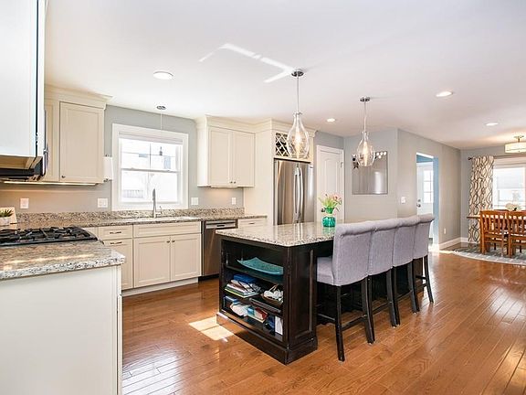 3rd image of 3 Basswood Ave