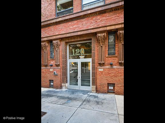 3rd image of 1910 S Indiana Ave APT 321