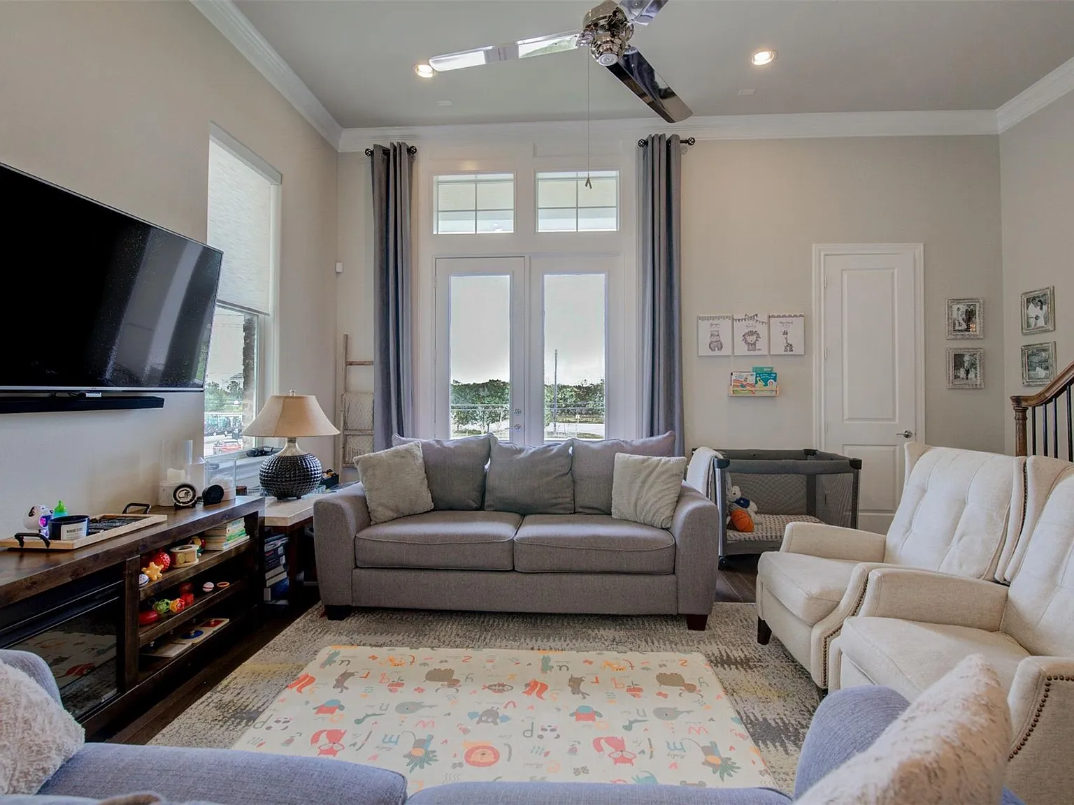 3 bed, 3.5 bath, 1980 sqft, $2,800 — Photo 4