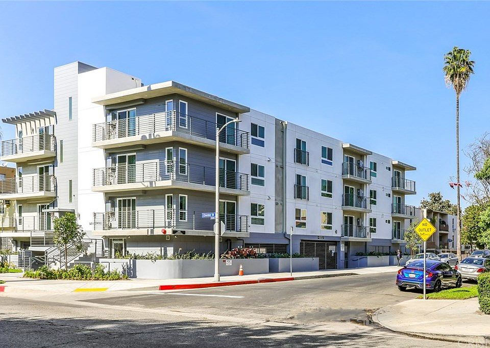 1st image of 5405 Hermitage Ave #201