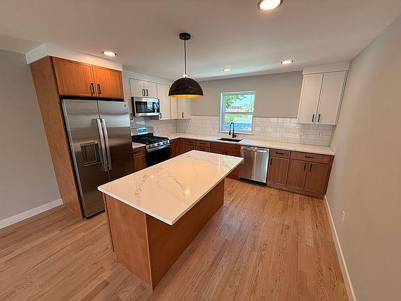5th image of 820 W Elizabeth Ave #C