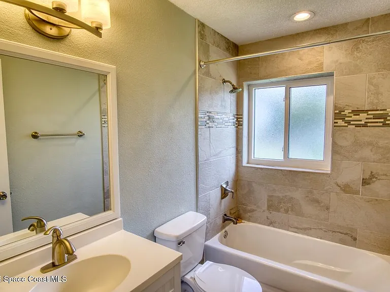 341 W Arlington St — Photo 13