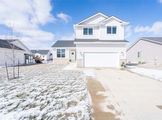 1402 NW Reinhart Dr, Ankeny, IA 50023