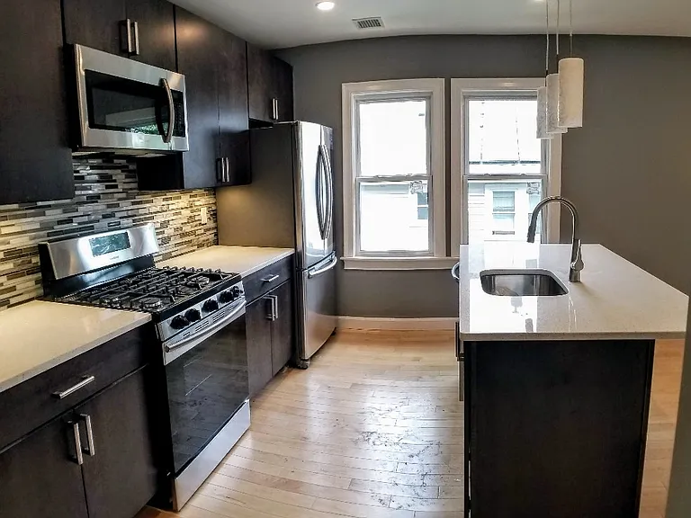 31 Thornton St #2 — Photo 2