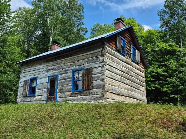 230 Baker Rd S, Magnetawan, ON P0A 1C0