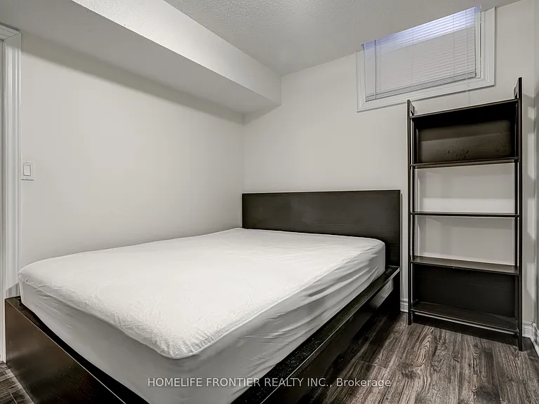29 Madsen Cres #BASEMENT — Photo 16