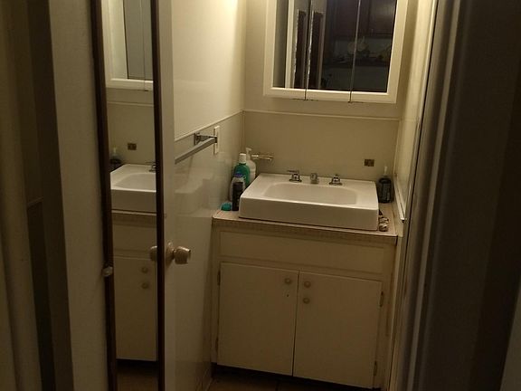 4th image of 855 N Humboldt St #6