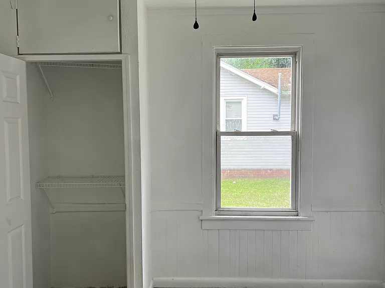 1908 Maple Ave — Photo 6