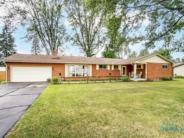 1413 Conneaut Ave, Bowling Green, OH 43402