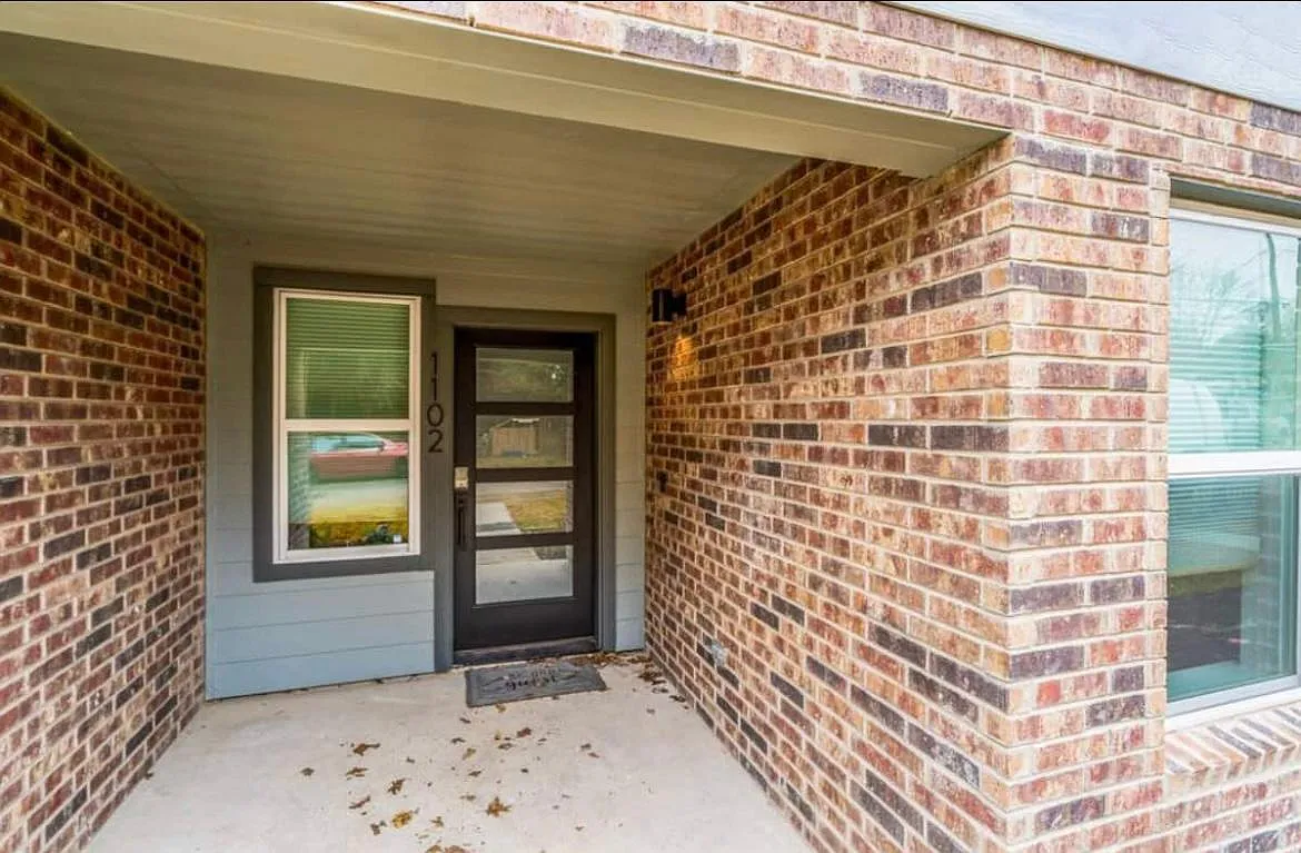 302 Tendick St — Photo 4