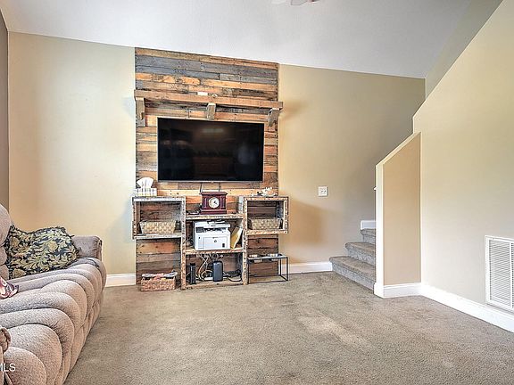 5th image of 330 Preservation Cir