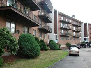 1461 Vfw Pkwy APT C24, West Roxbury, MA 02132