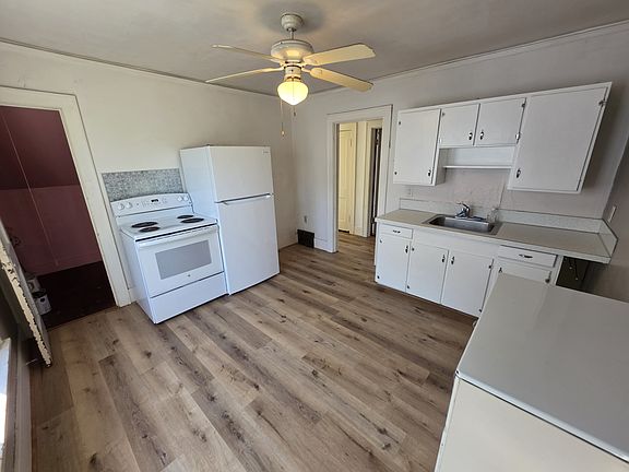 3rd image of 44 W 18th St