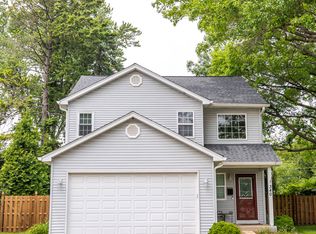 340 Hubbard Ave, Elgin, IL 60123