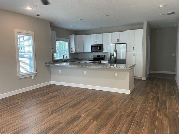 5th image of 1091 South Blvd