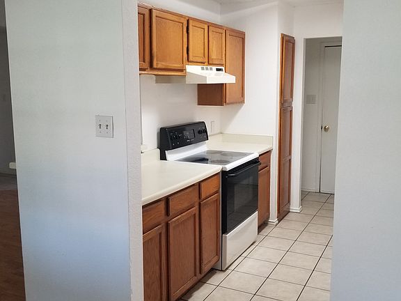 3rd image of 6110 Fernwood Dr