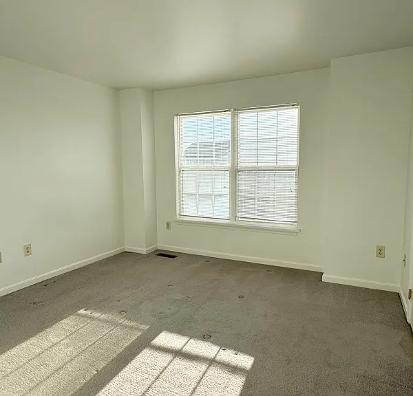 655 Fisher Dr — Photo 5