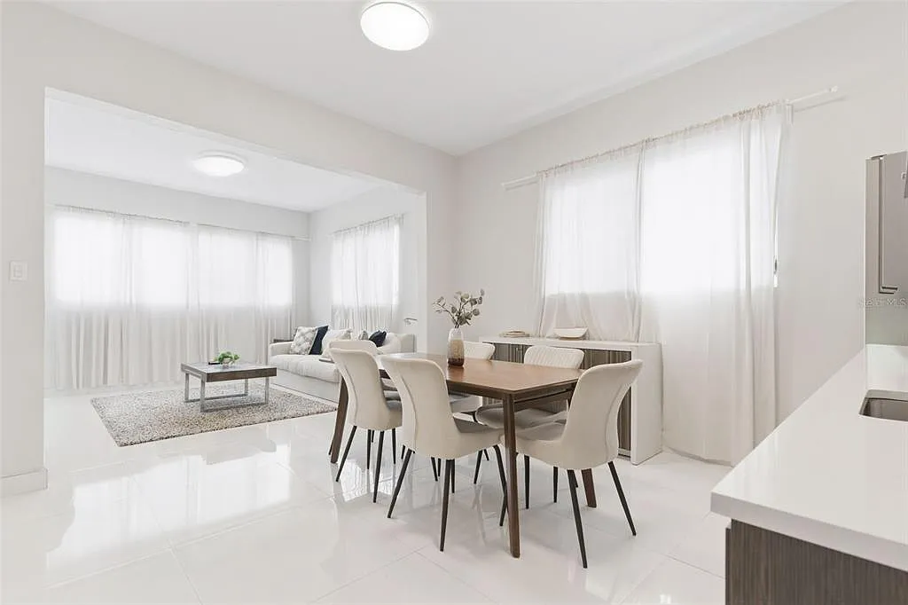 3 bed, 2.0 bath, 836 sqft, $3,100 — Photo 2