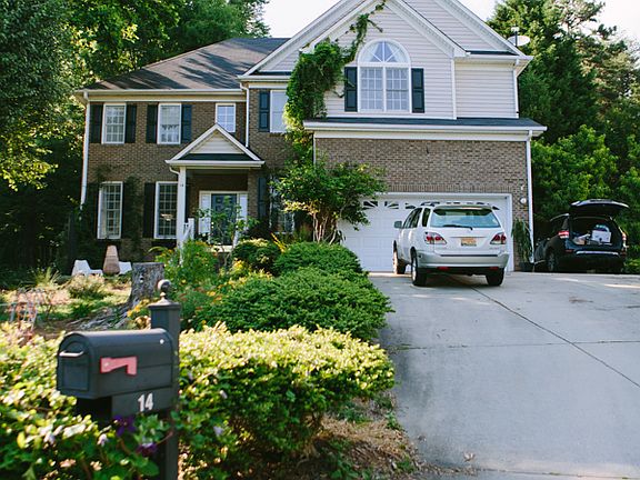 2nd image of 14 Old Orchard Ln