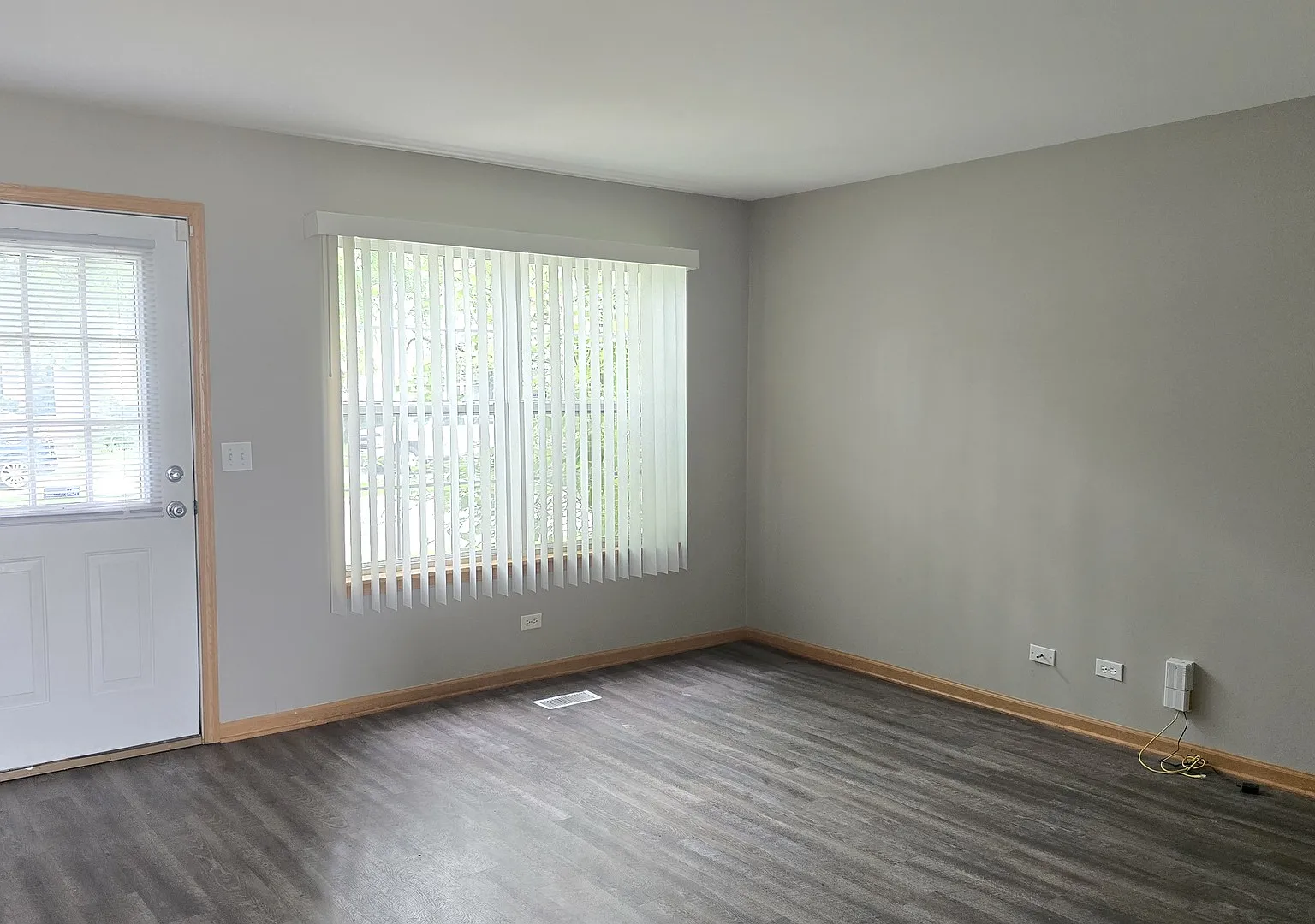 2 bed, 1.5 bath, 1174 sqft, $2,300 — Photo 2