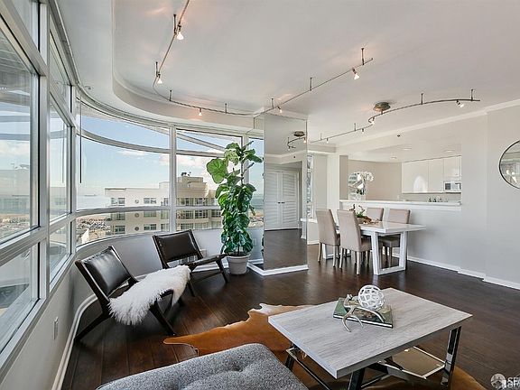 3rd image of 403 Main St APT 703N