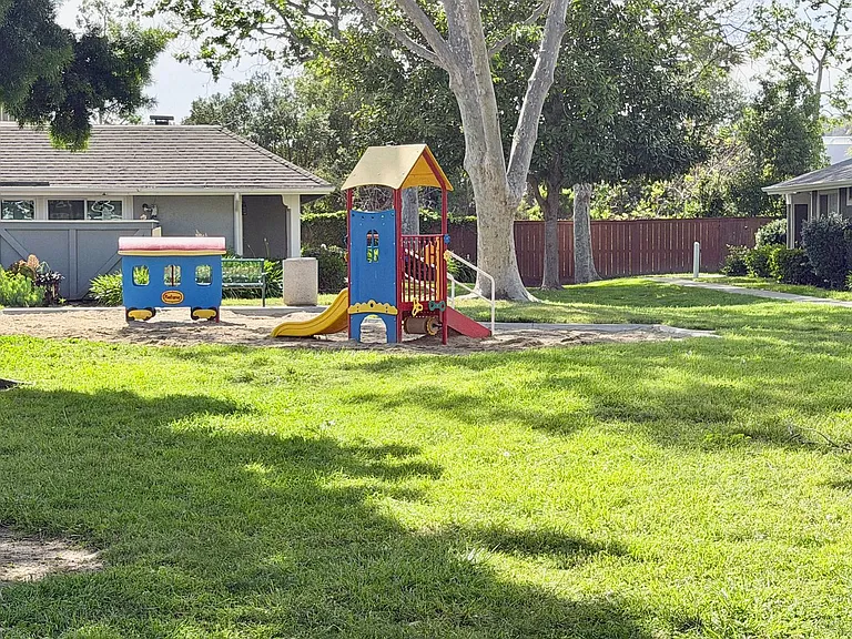 771 Iverson Point Way — Photo 8
