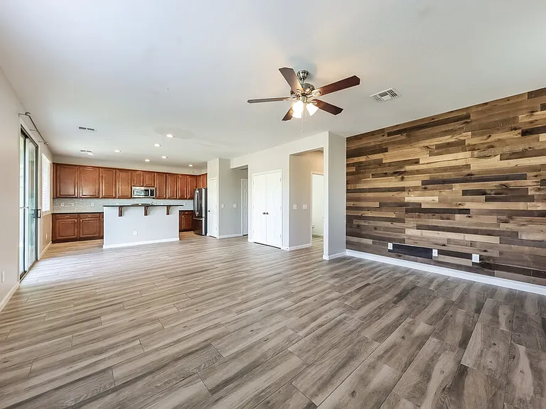 27424 N 54th Ln — Photo 7