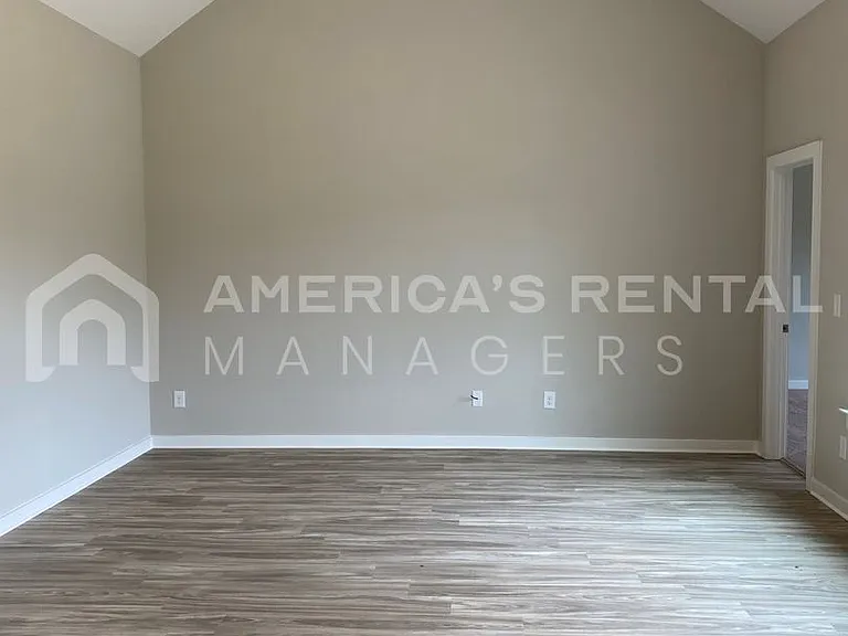 14388 Chase Dr — Photo 5