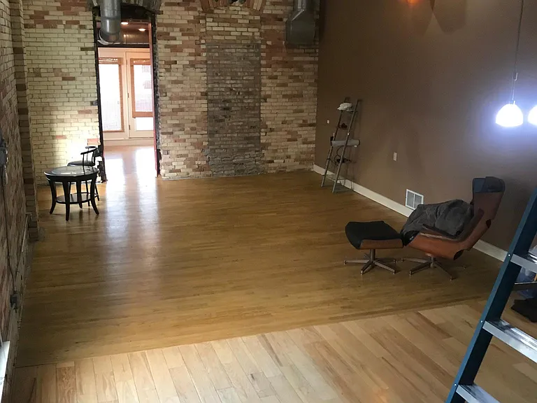 139 Division Ave S — Photo 2