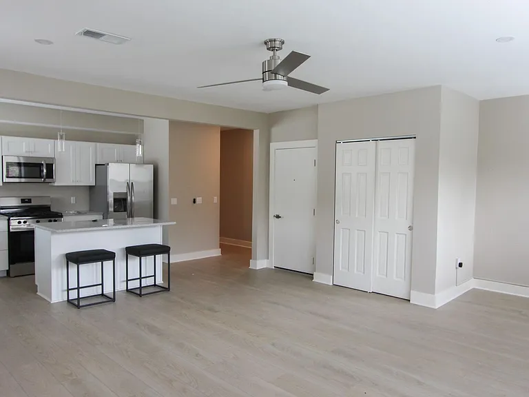 1119 S Braddock Ave — Photo 3