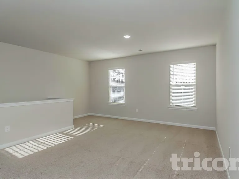 111 Spring Knoll Dr — Photo 6