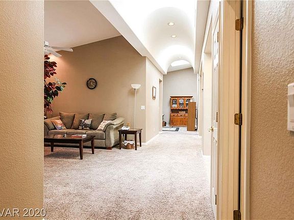 5th image of 626 Valencia Dr