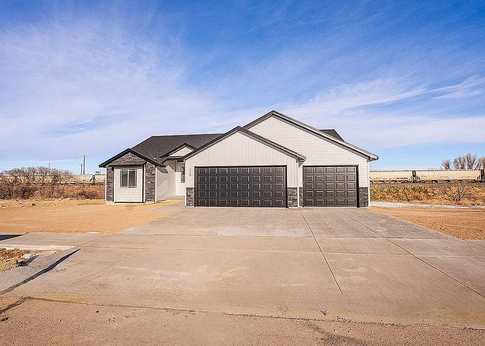 1st image of 329 Lakeview Rd